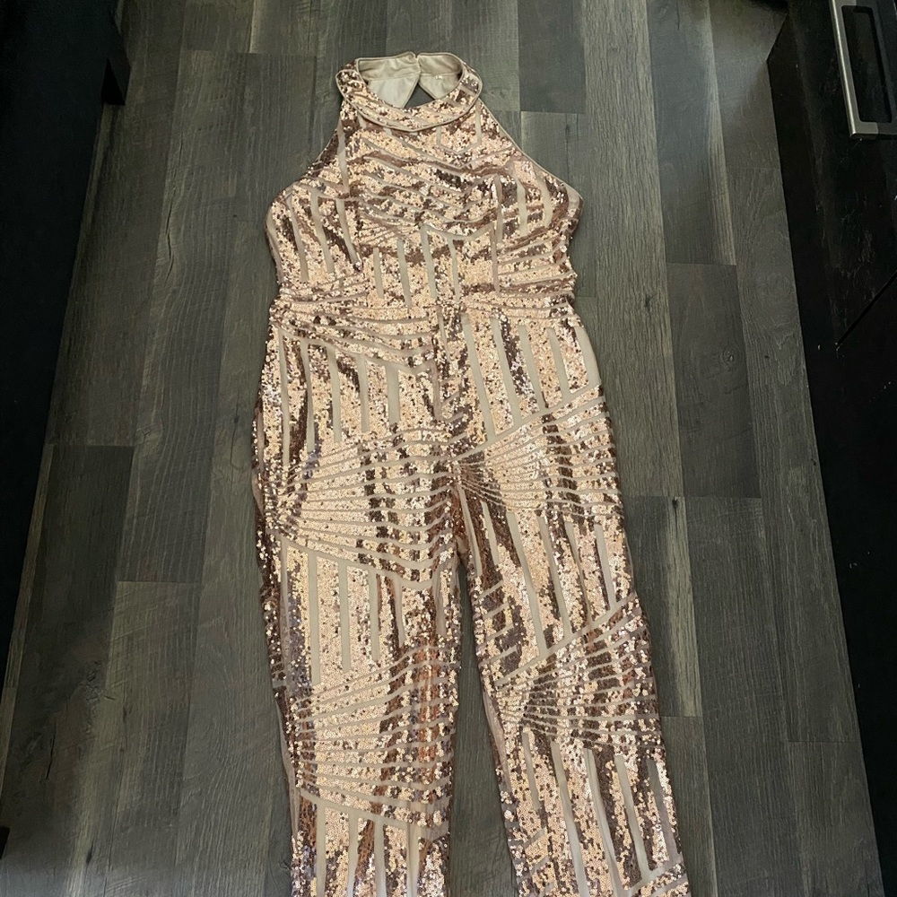 Gold sequence jumpsuit - Picture 7 of 7